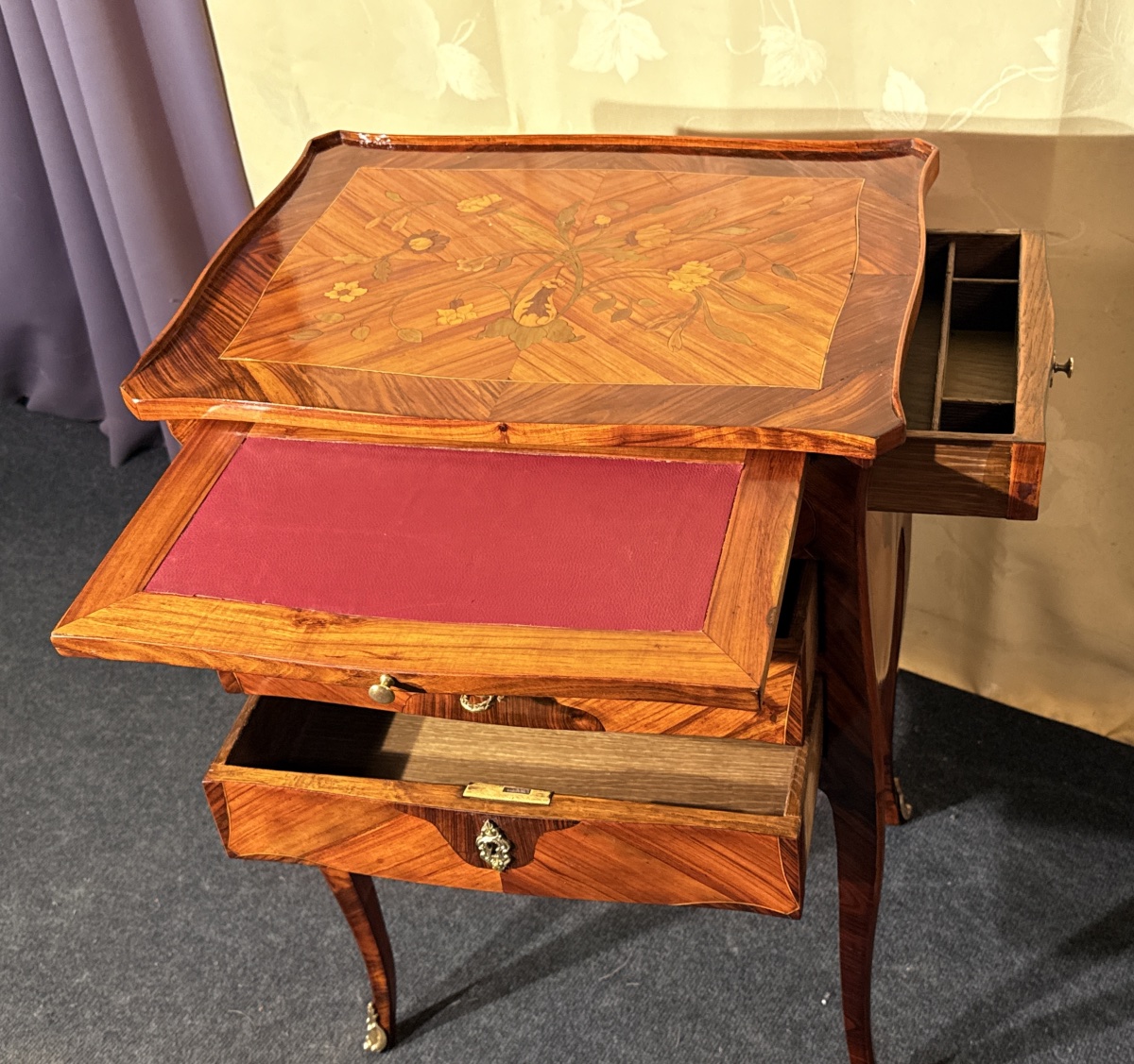 Table Chiffonnière à Secret , Époque Transition , XVIIIe Siècle 