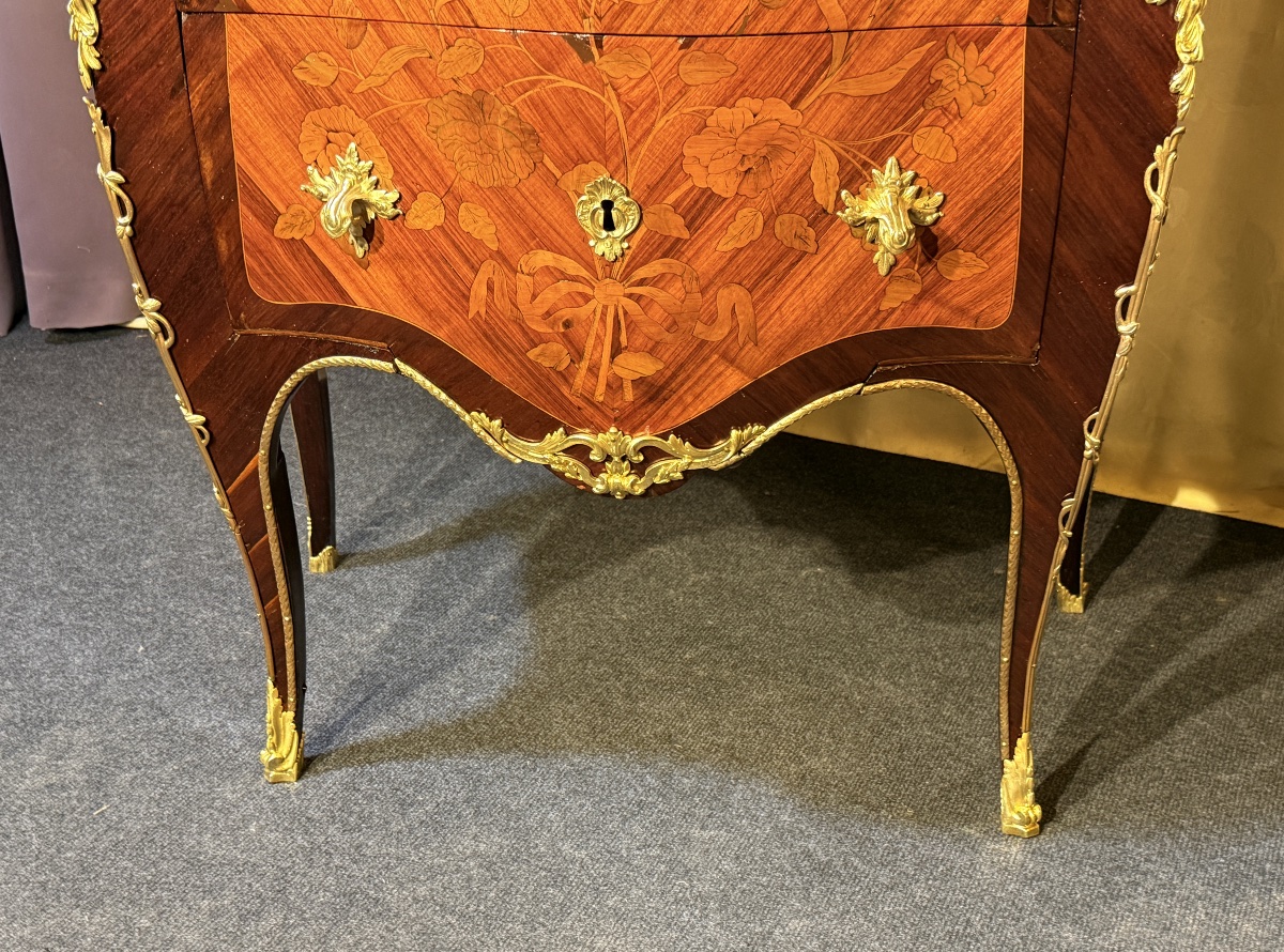 Commode Galbée , Estampillée J.C. ELLAUME, XVIIIe Siècle -photo-1