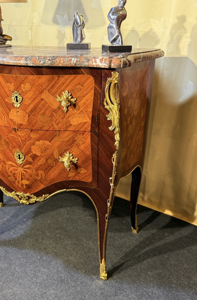 Commode Galbée , Estampillée J.C. ELLAUME, XVIIIe Siècle -photo-2