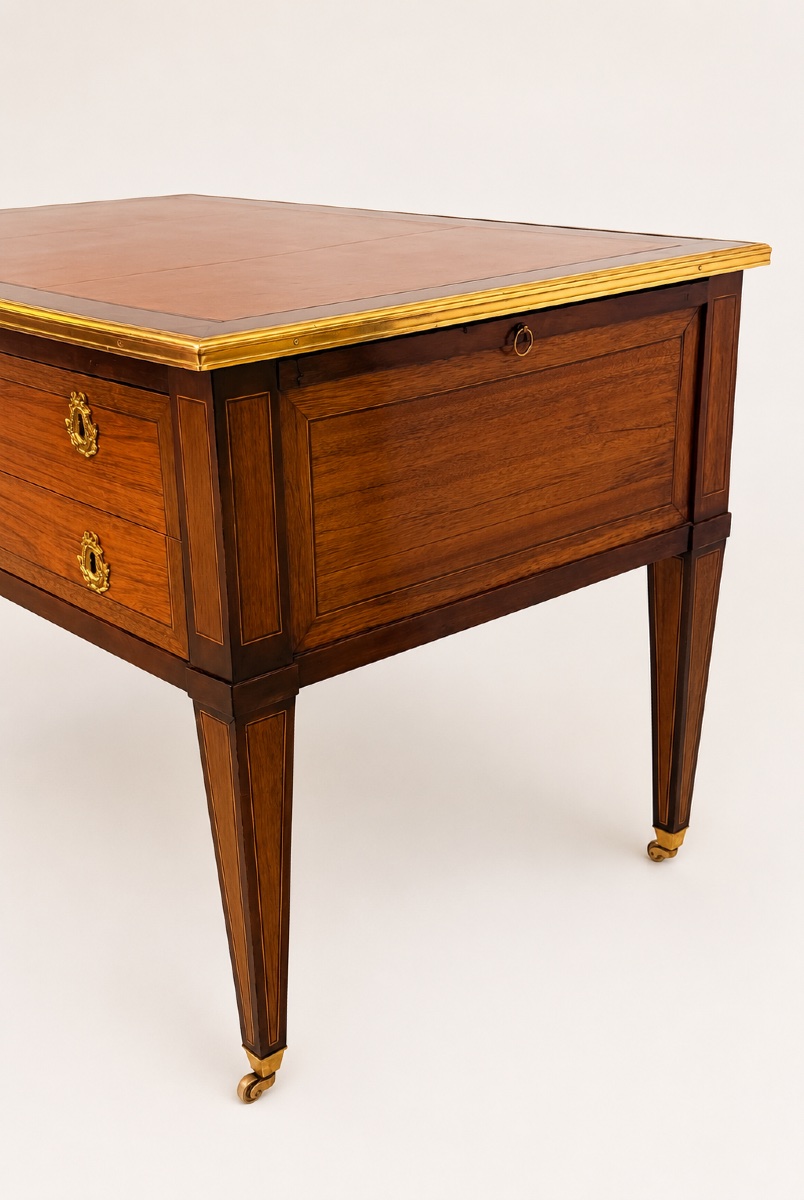 Bureau Plat Louis XVI , Estampillé Fidelys SCHEY, XVIIIe Siècle -photo-1