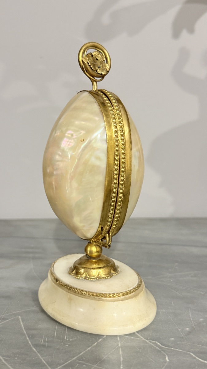 Œuf de Couture en Nacre et Bronze Doré, vers 1870 -photo-4
