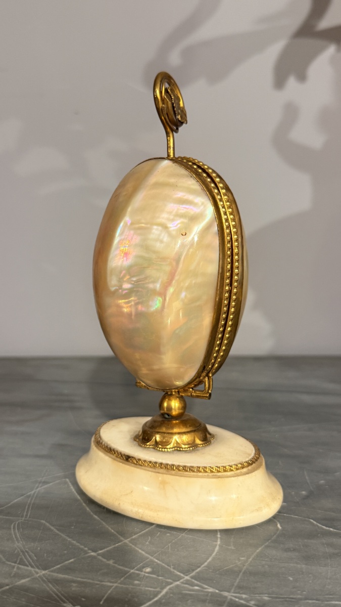Œuf de Couture en Nacre et Bronze Doré, vers 1870 -photo-4