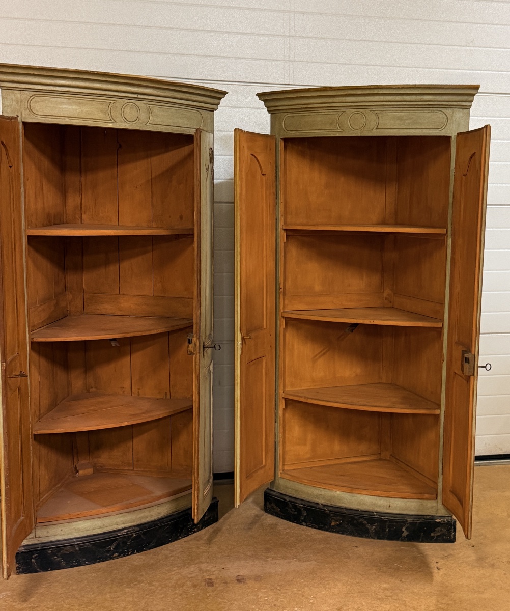 Pair Of Curved Louis XV Corner Pieces -photo-2
