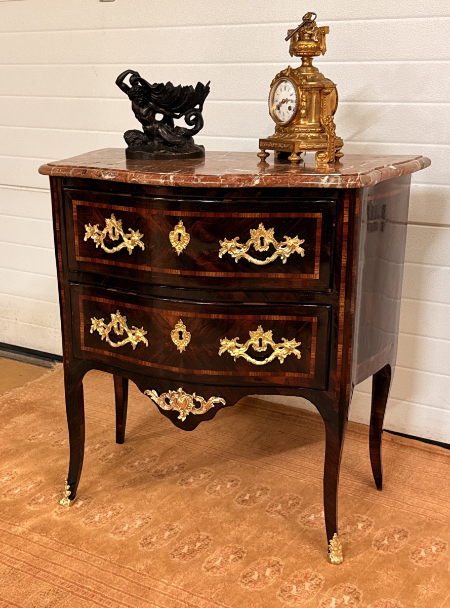 Commode Louis XV , Estampillée J.F. LELEU, XVIIIe Siècle 