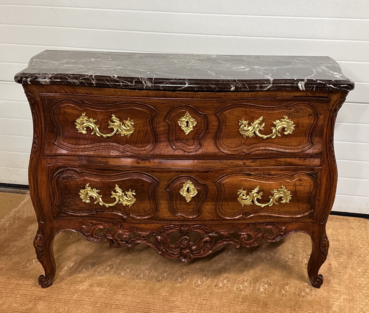 Commode Provençale Galbée , Estampillée D. BARIOL , XVIIIe siècle 