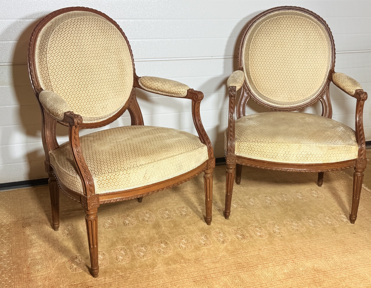 Paire de Fauteuils Louis XVI , Époque XVIIIe Siècle 