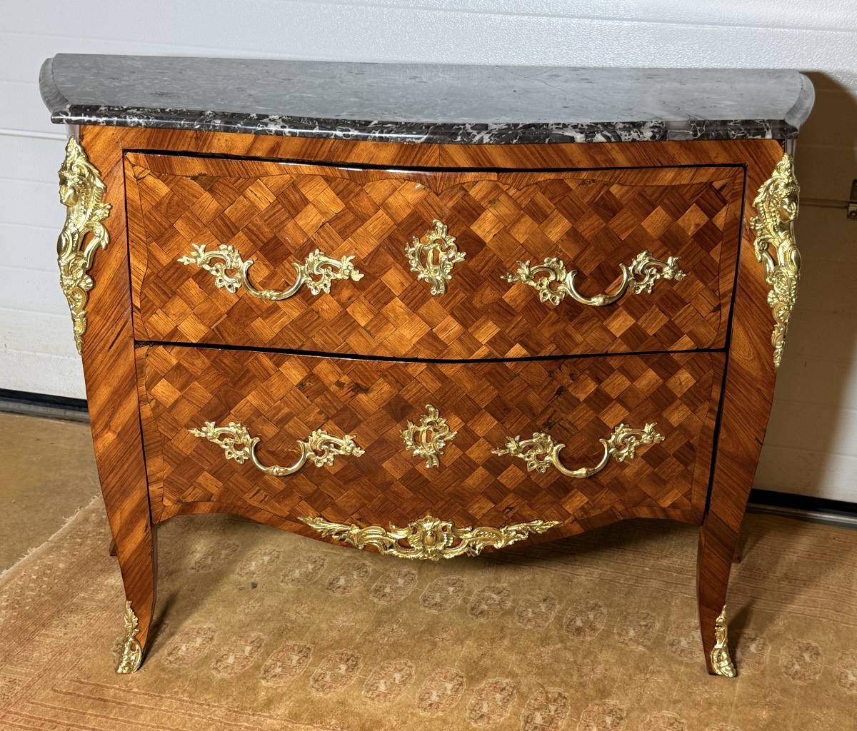 Commode Galbée Louis XV , Époque XVIIIe Siècle 