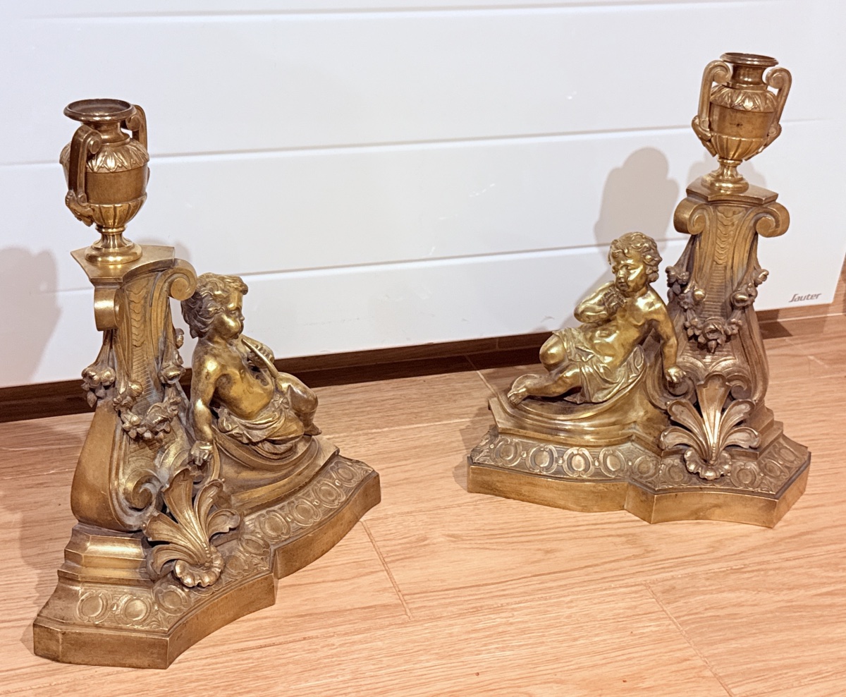 Paire de chenets en bronze doré à décor de putti musiciens – Style Louis XV – XIXᵉ siècle-photo-3