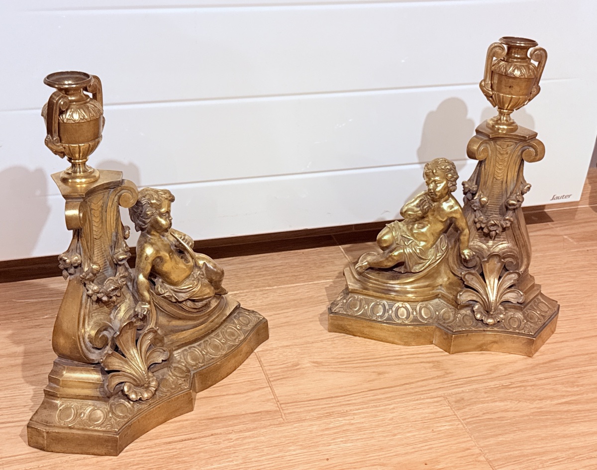 Paire de chenets en bronze doré à décor de putti musiciens – Style Louis XV – XIXᵉ siècle-photo-6