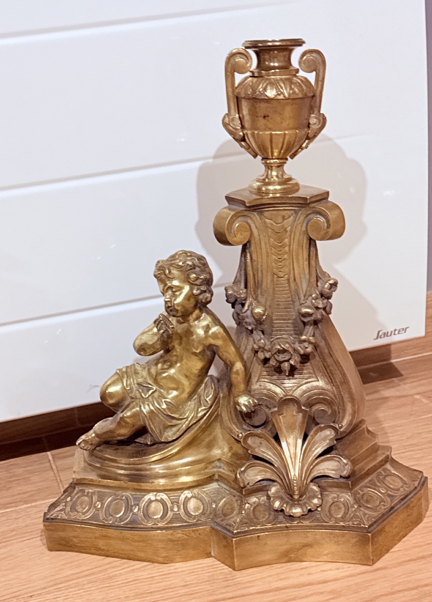 Paire de chenets en bronze doré à décor de putti musiciens – Style Louis XV – XIXᵉ siècle-photo-8