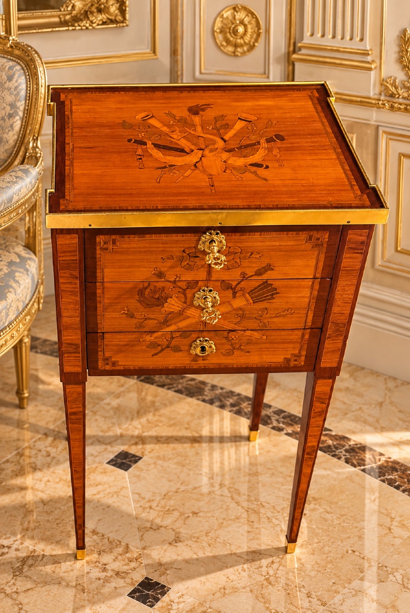 Louis XVI Coffee Table, 18th Century -photo-3