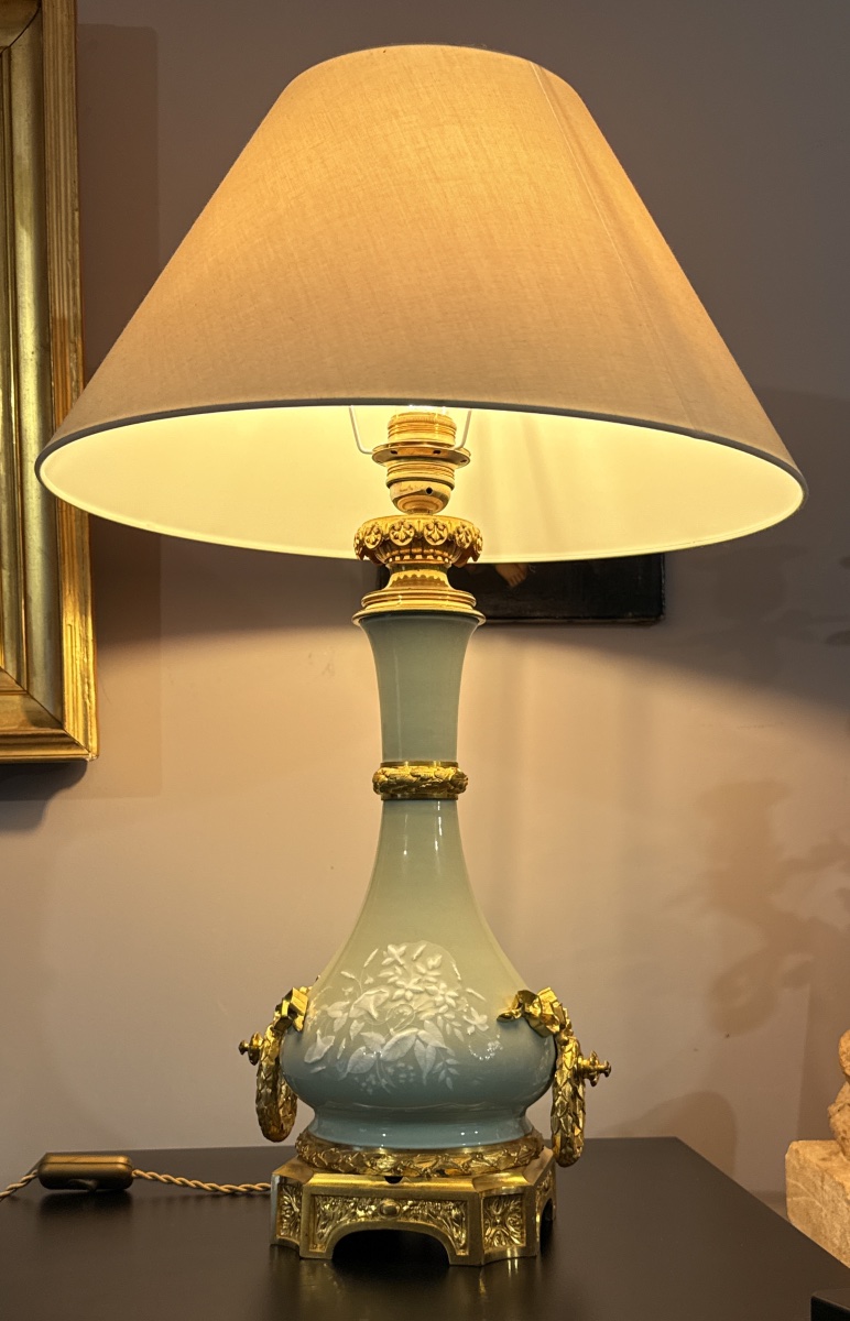 Lampe Louis XVI en Porcelaine Céladon et Bronze doré , Époque XIXe Siècle -photo-1