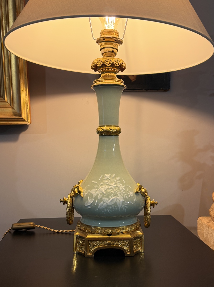 Lampe Louis XVI en Porcelaine Céladon et Bronze doré , Époque XIXe Siècle 