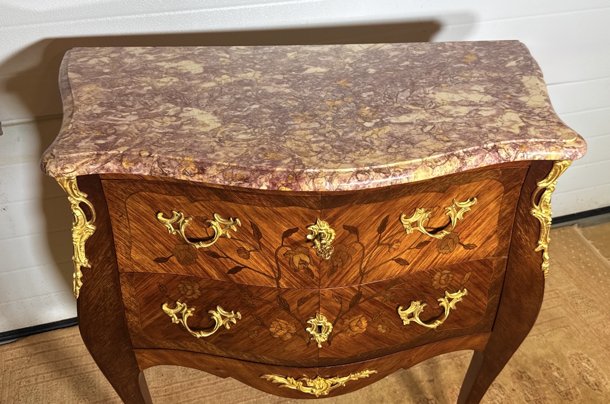 Commode Louis XV , Galbée à décor de Fleurs , Époque XXe Siècle -photo-3