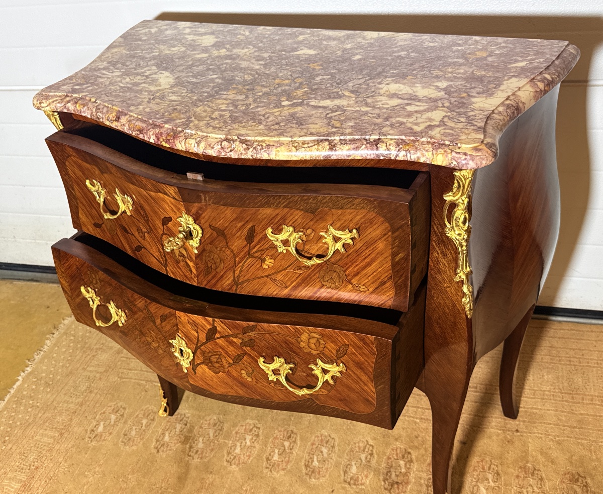Commode Louis XV , Galbée à décor de Fleurs , Époque XXe Siècle -photo-1