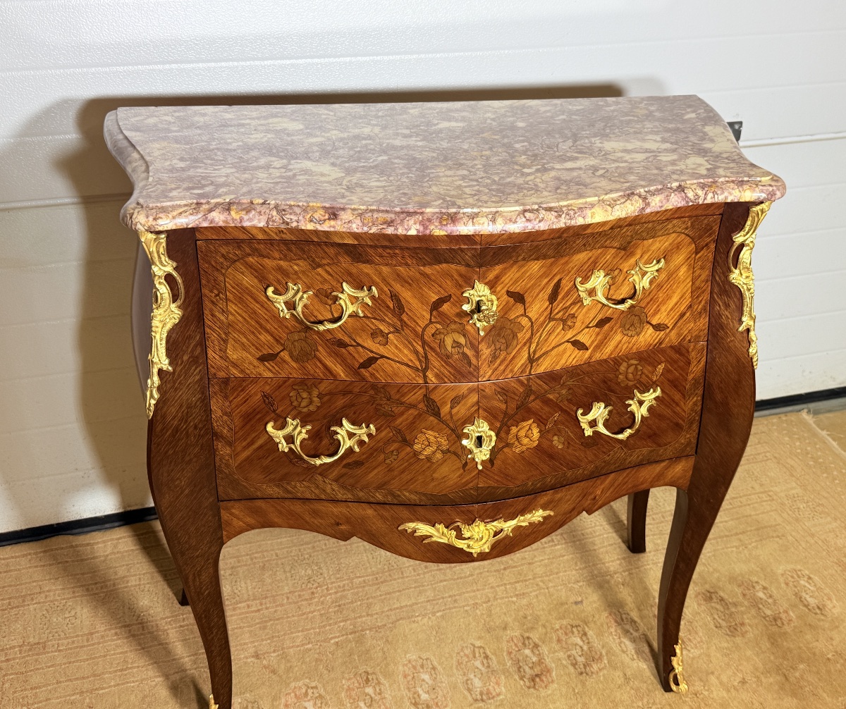 Commode Louis XV , Galbée à décor de Fleurs , Époque XXe Siècle -photo-6