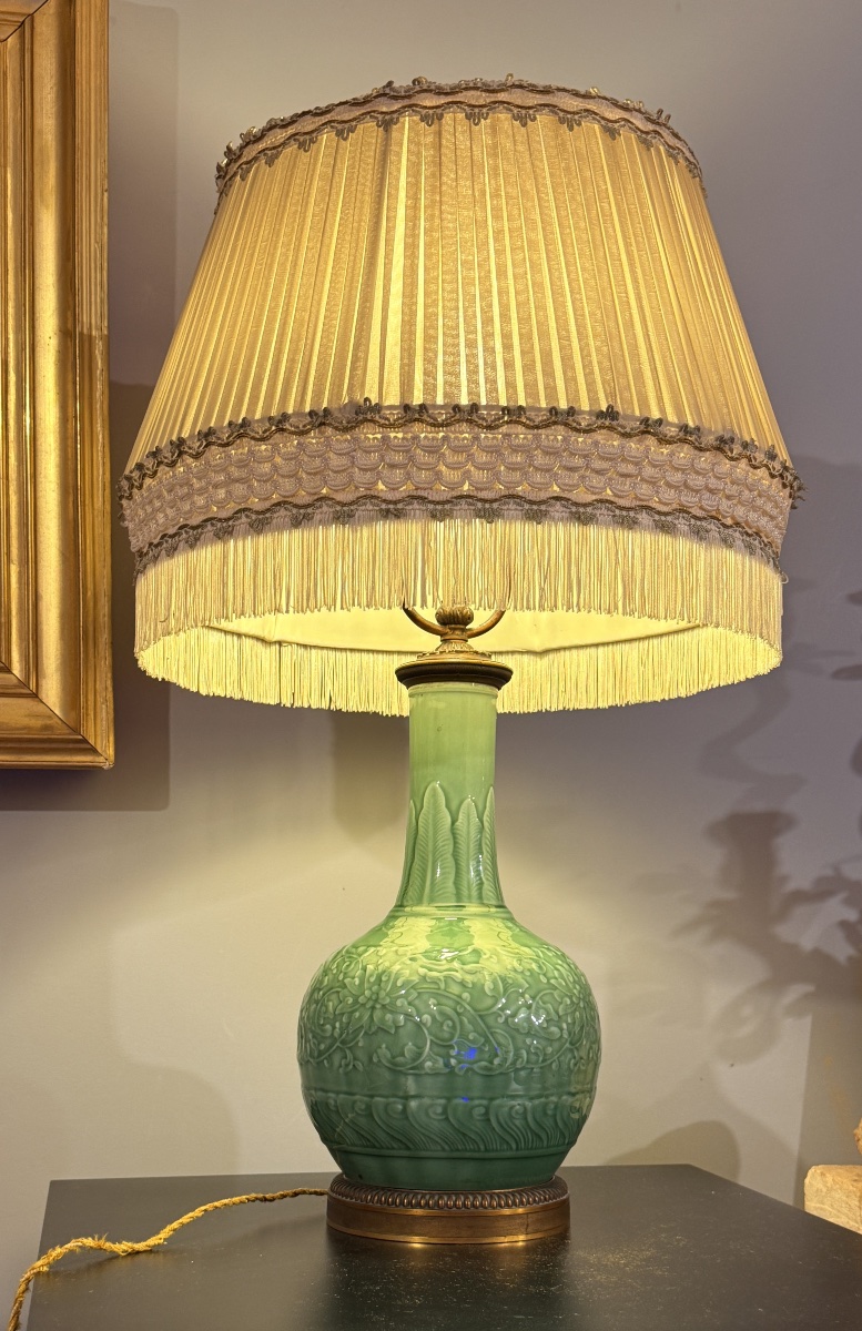 Lampe en céramique émaillée Céladon , signée TH . DECK 