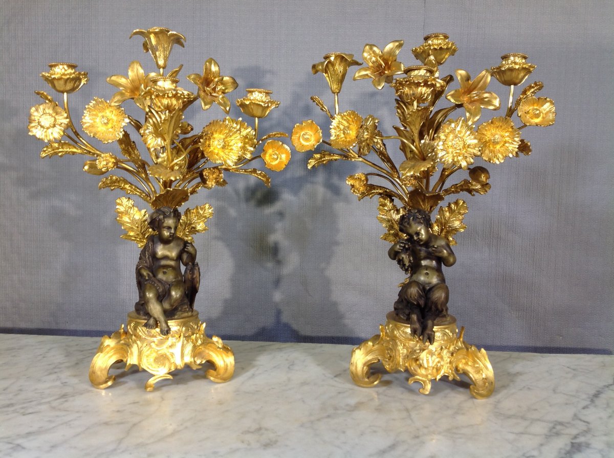 Paire De Candélabres Aux Puttis , Hauteur 46 cm , XIXème Siècle 