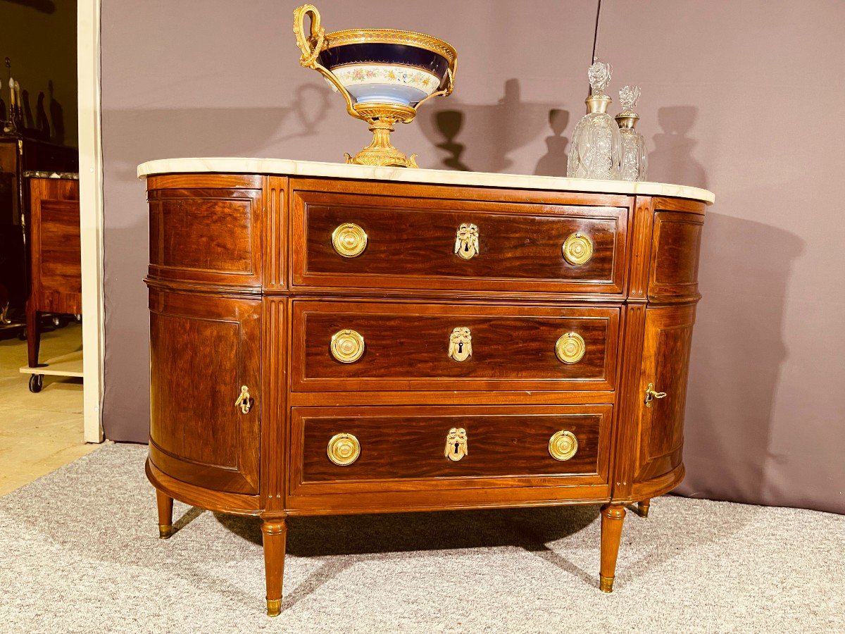 Commode Demi Lune En Acajou , Epoque Louis XVI , Du XVIIIe Siècle 