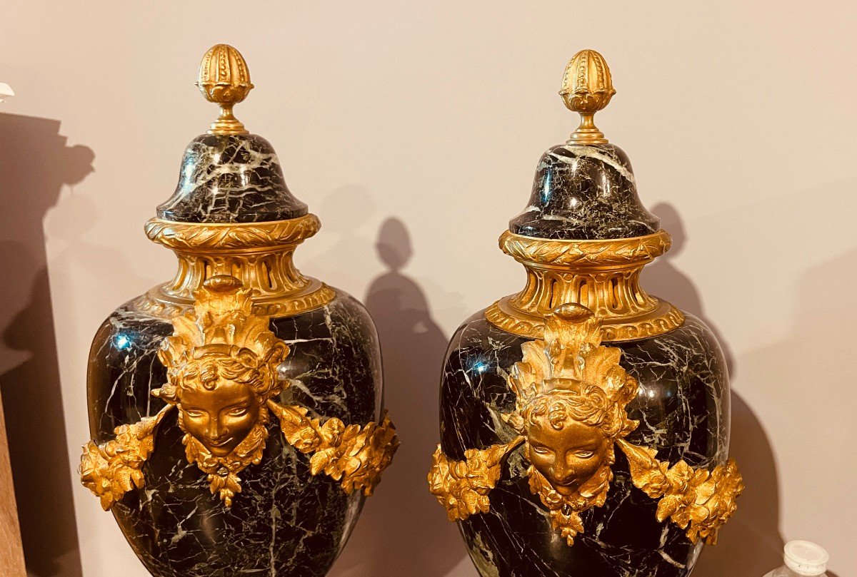 Paire De Cassolettes En Marbre Et Bronzes Dorés , 53 Cm -photo-2