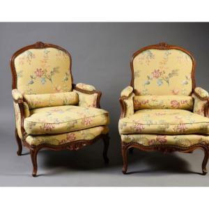 NOGARET ( Attr) Paire de Larges Bergères Louis XV à Coussin  d'Epoque XVIIIe Siècle 