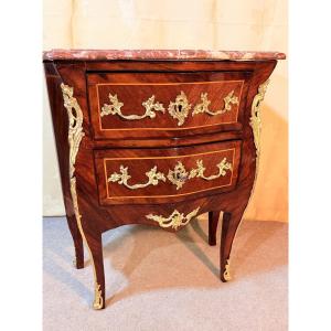 Louis XV Curved Chest Of Drawers, 18th Century 