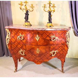 Louis XV Curved Chest Of Drawers, 18th Century 
