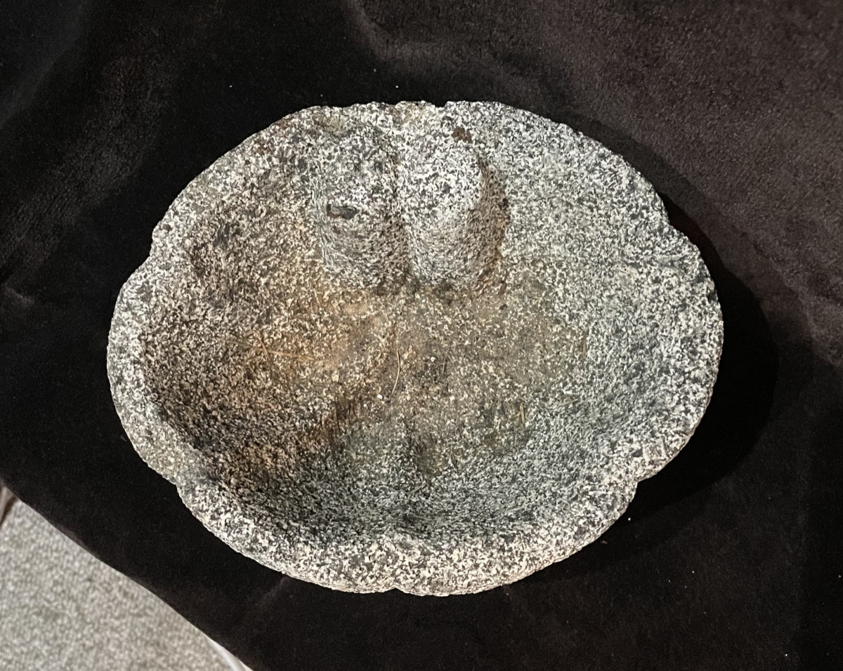 Bénitier en granit Côtes d'Armor 16 ème siècle -photo-4