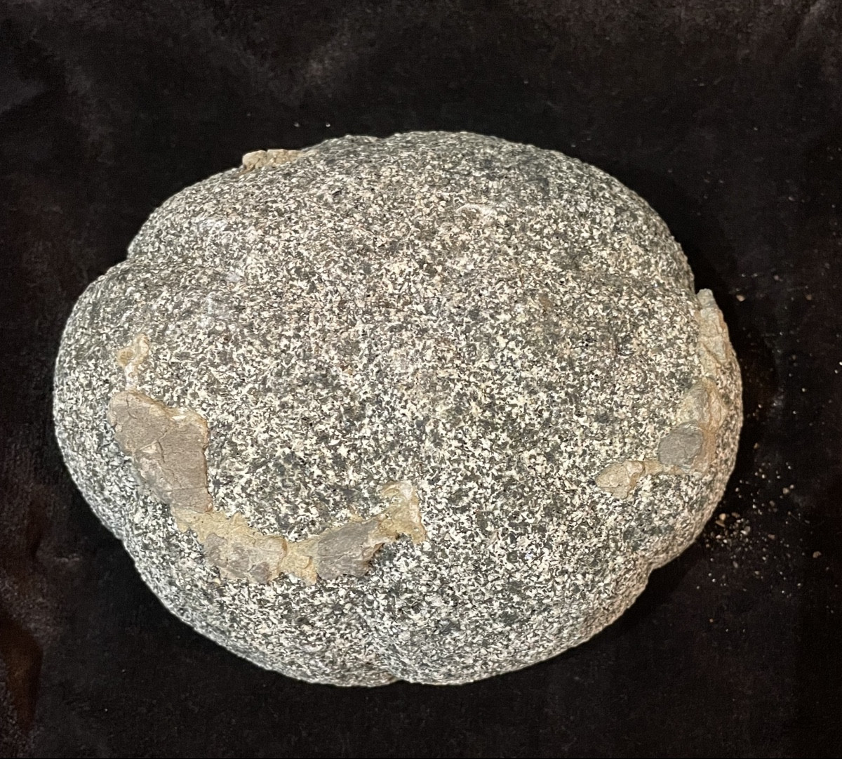 Bénitier en granit Côtes d'Armor 16 ème siècle -photo-1