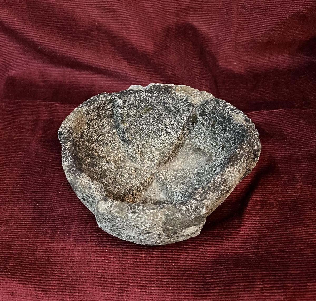 Bénitier granit Côtes d'Armor 16 ème siècle -photo-3