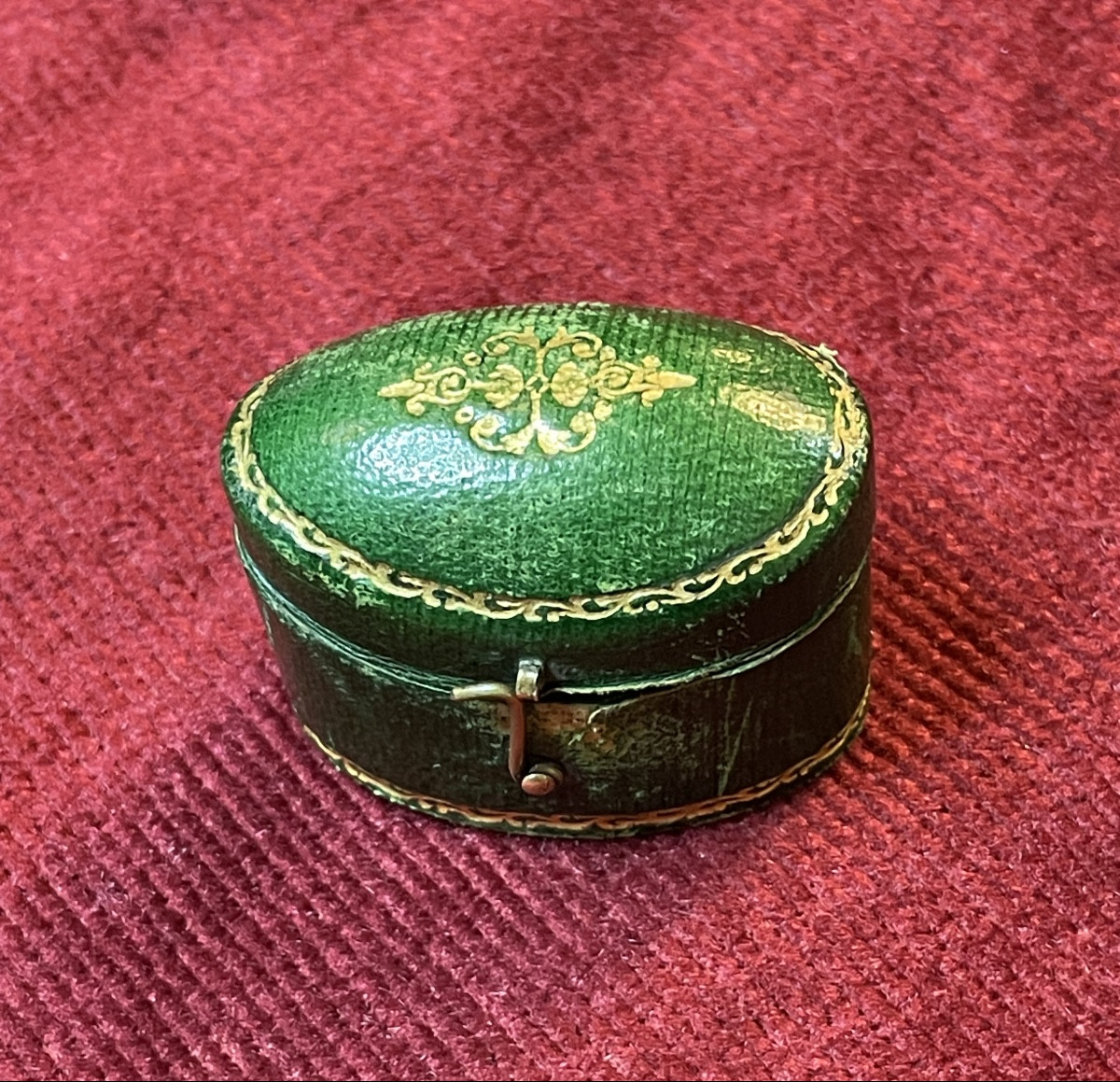 18th Century Gold And Silver Ring, Pavé-set With 31 Diamonds -photo-4