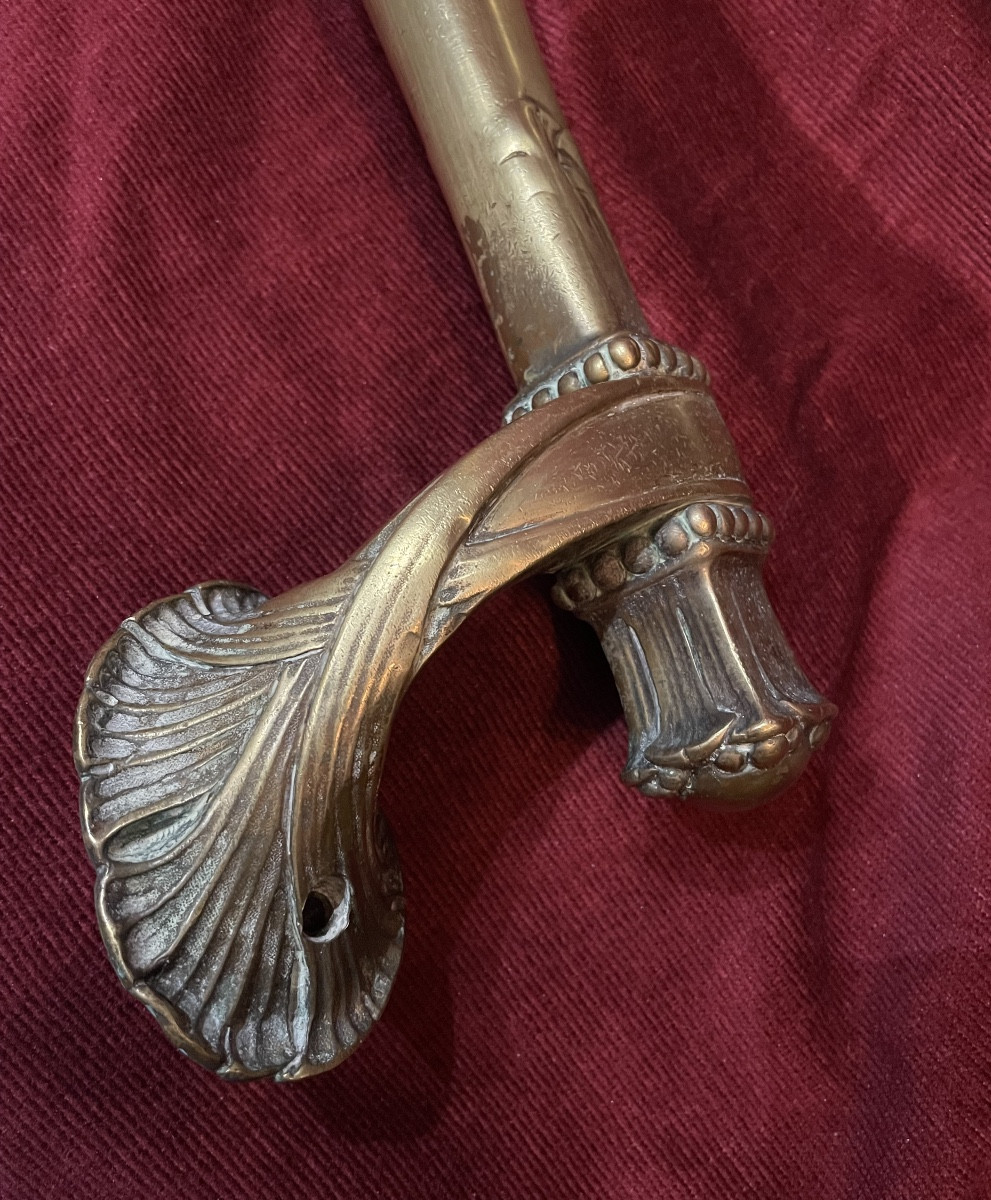 Poignées de portes battantes en bronze d'une brasserie parisienne -photo-2