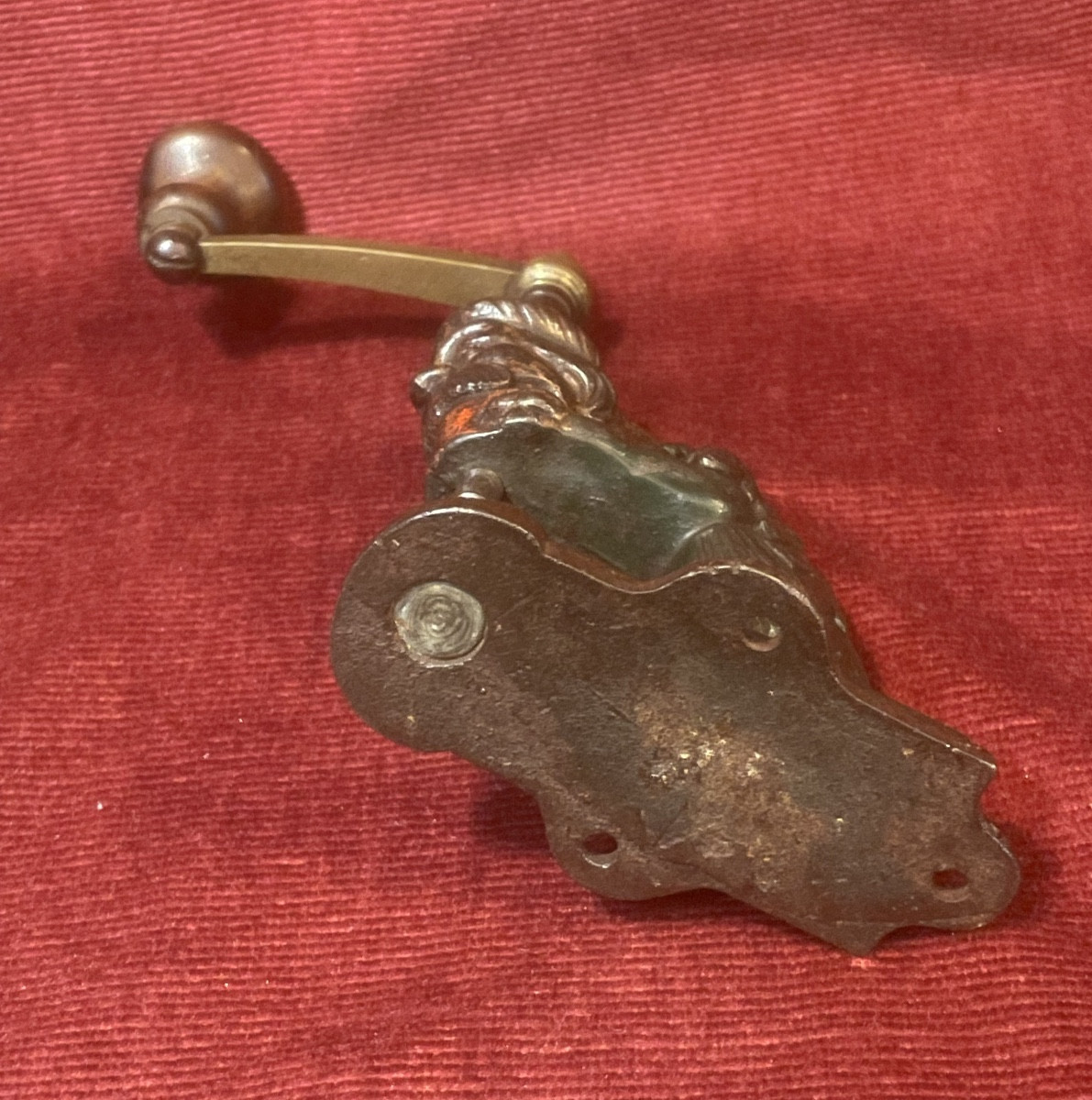 Presse à œillets anthropomorphe -photo-1