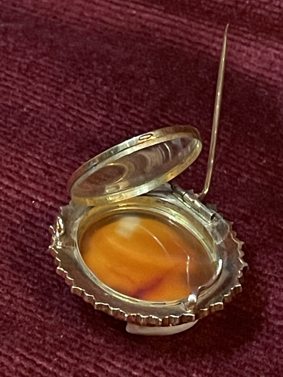 19th Century Gold And Agate Cameo -photo-3