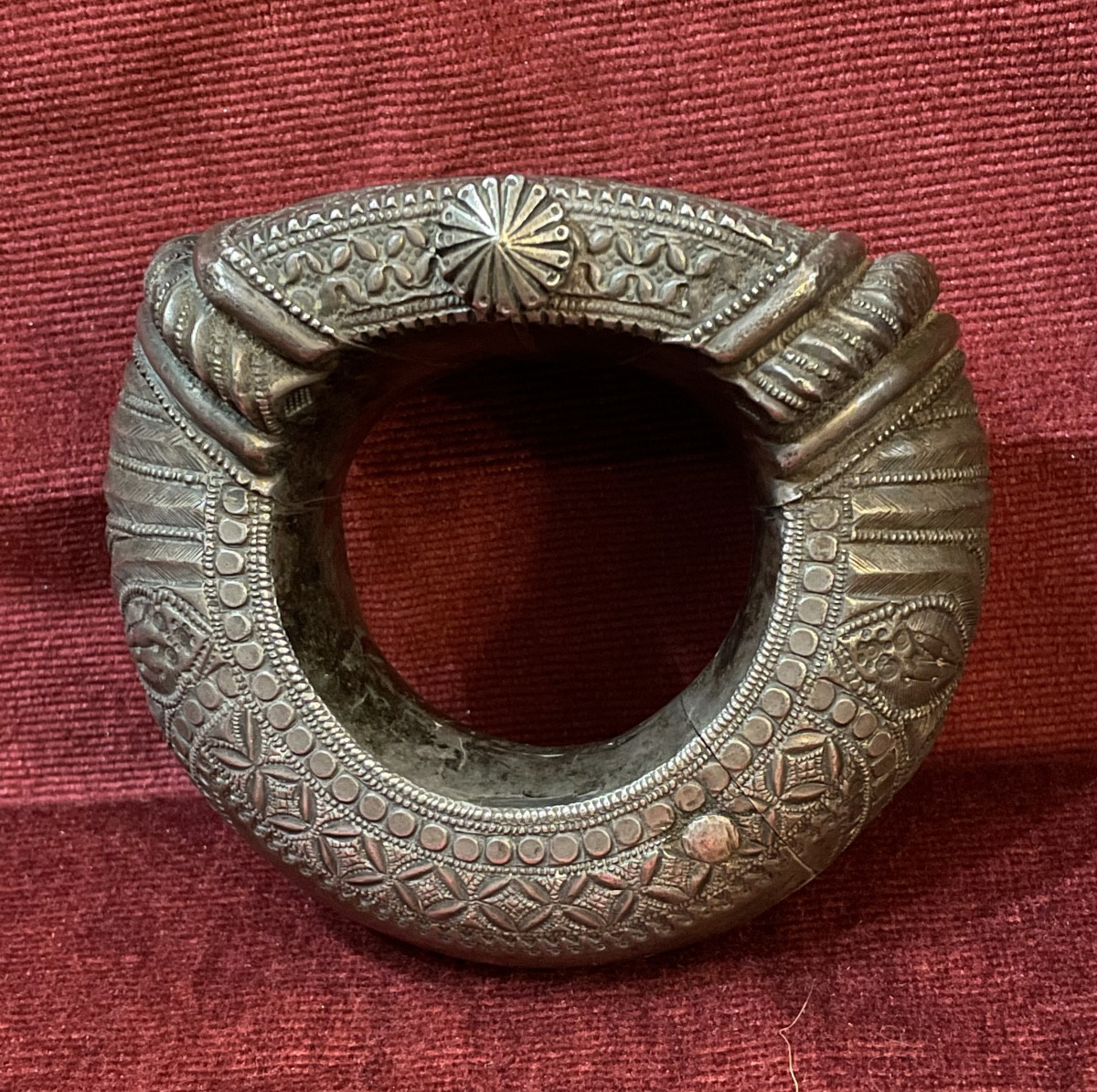 Very Large Solid Silver Bracelet, Sultanate Of Oman, 19th Century -photo-2