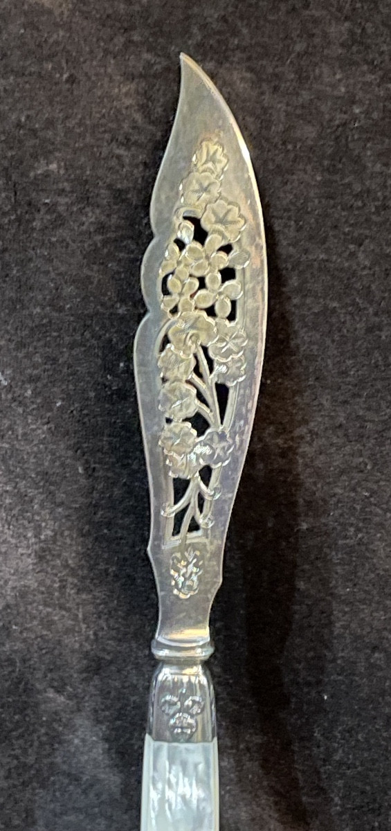 Couverts à poisson Art Nouveau, argent massif et nacre-photo-3