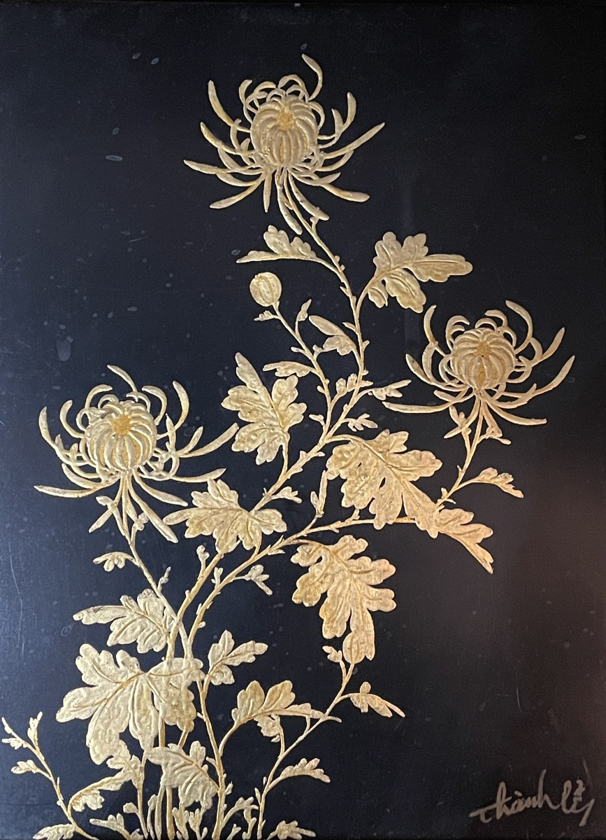 "Chrysanthèmes", petit panneau en laque par Thanh Ley