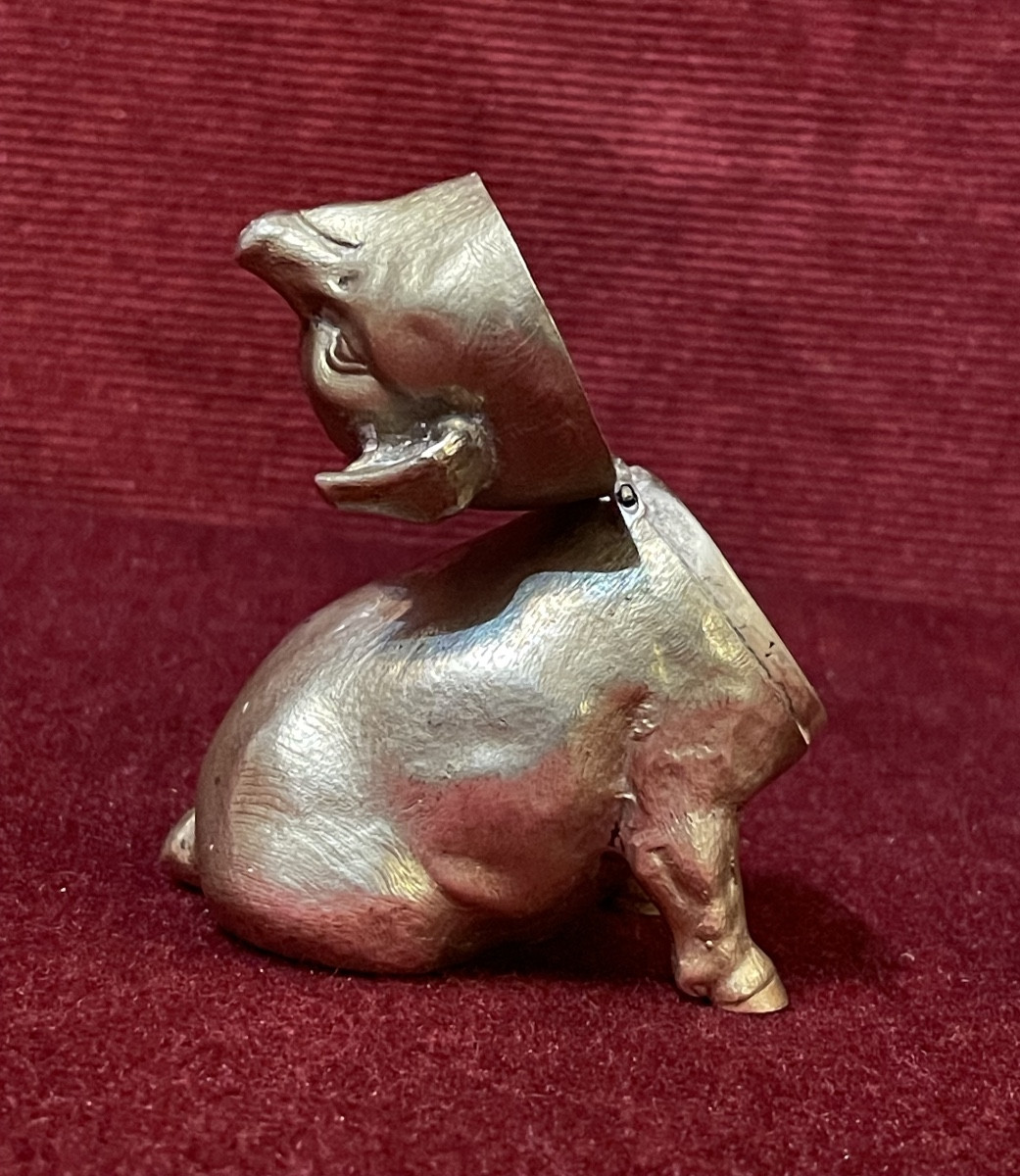 Small Silver Box In The Shape Of A Pig-photo-3