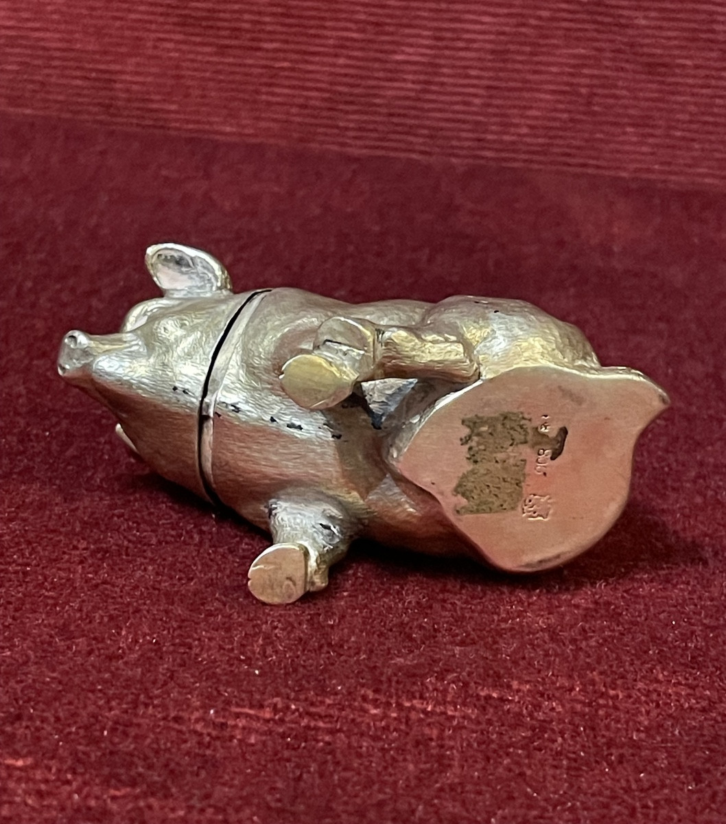 Small Silver Box In The Shape Of A Pig-photo-3