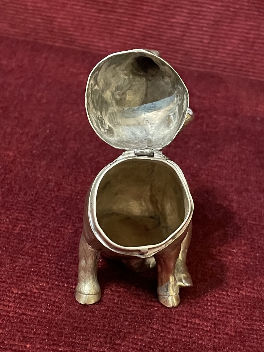 Small Silver Box In The Shape Of A Pig-photo-4