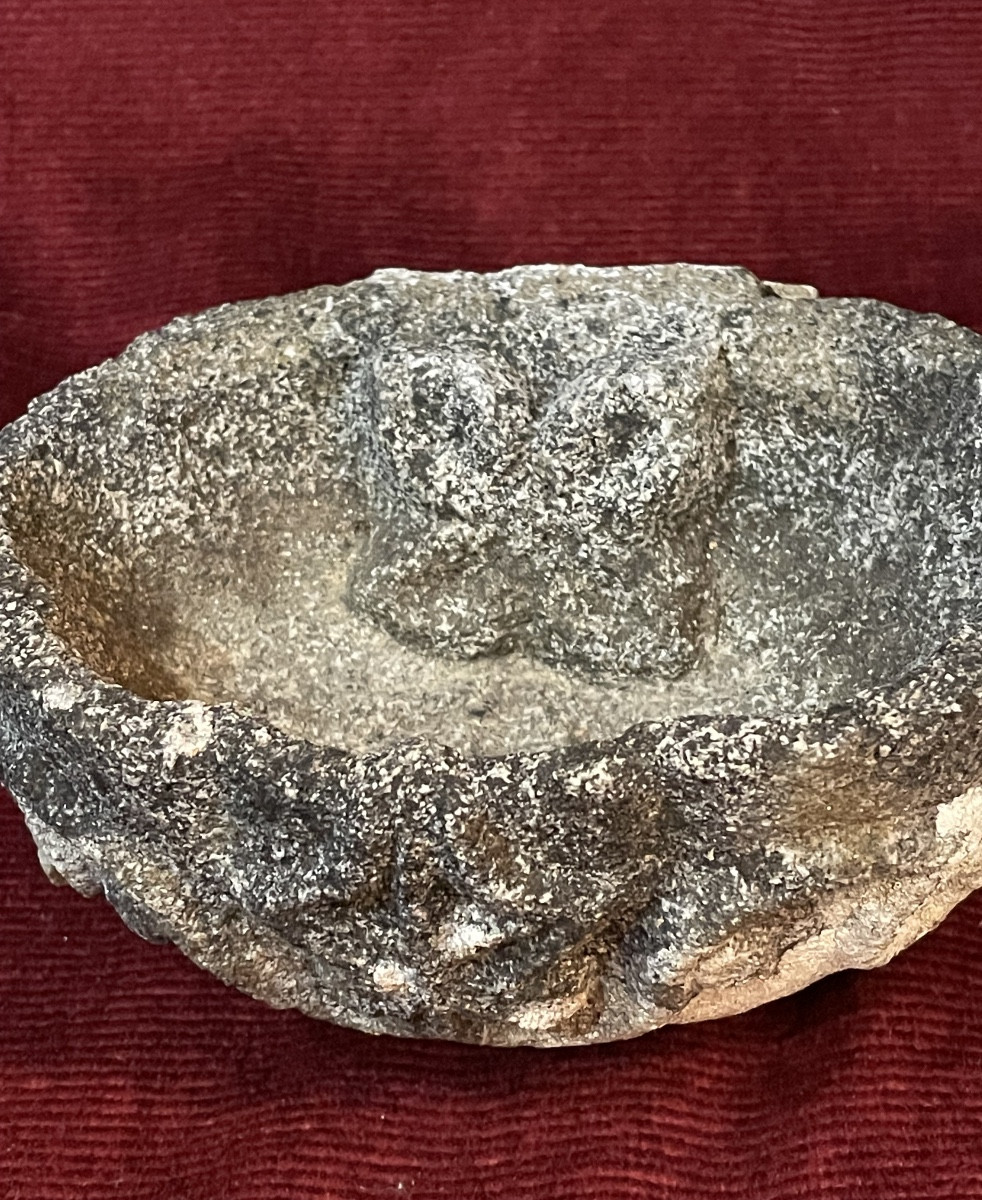 Bénitier en granit, Côtes d'Armor 16 ème siècle-photo-3