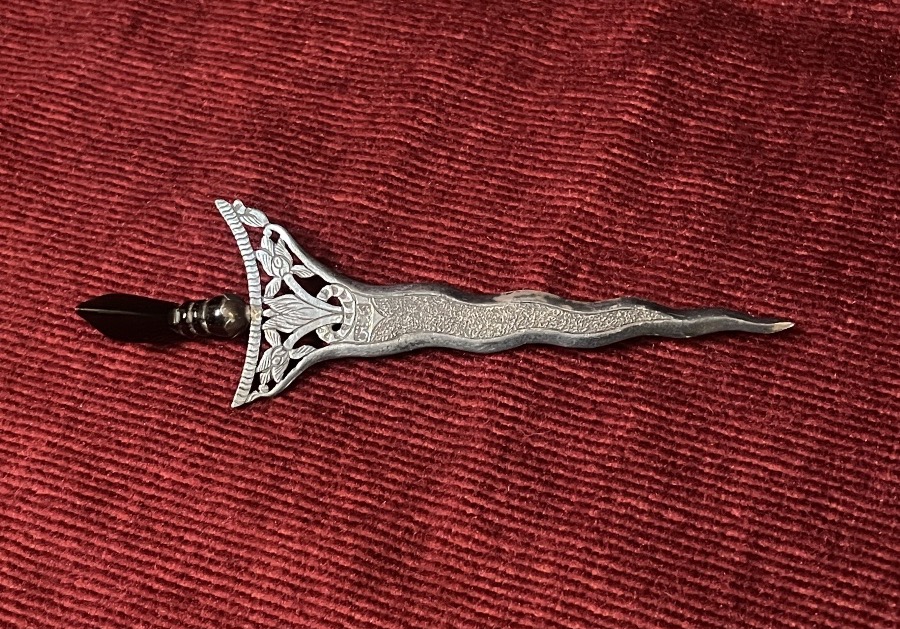 Silver Brooch In The Shape Of A Kriss, 19th Century -photo-2