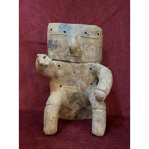 Pre-columbian Quimbaya Terracotta Statue