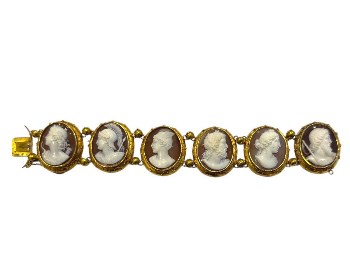 Cameo Bracelet