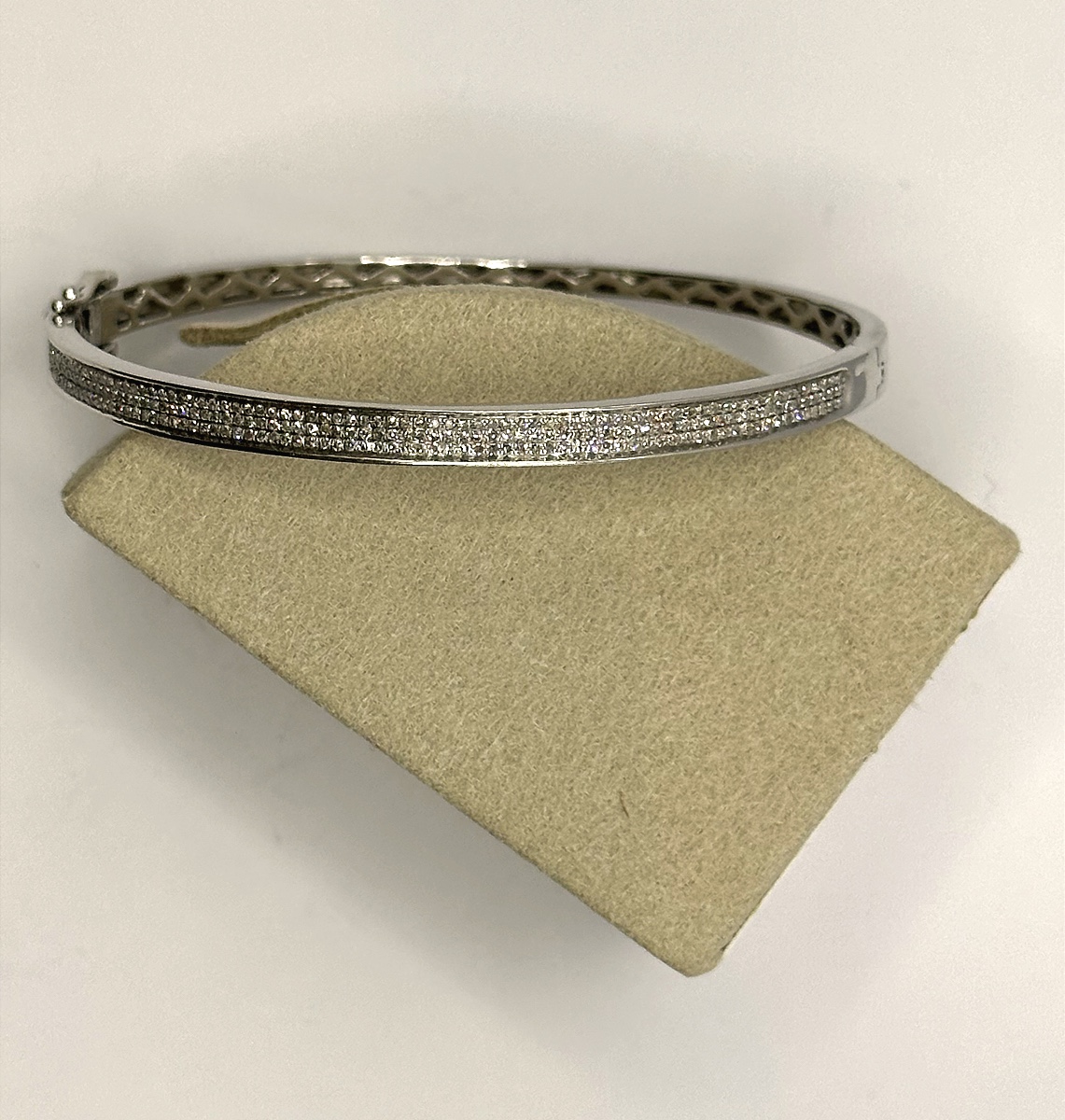 Bracelet or et diamants