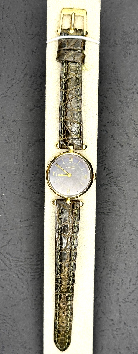 Van Cleef And Arpel Watch-photo-2