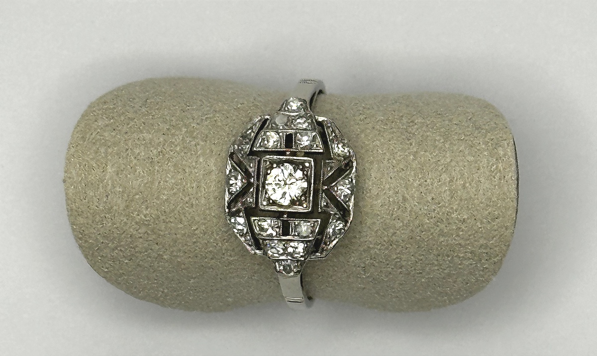 Platinum Art Deco Ring-photo-2