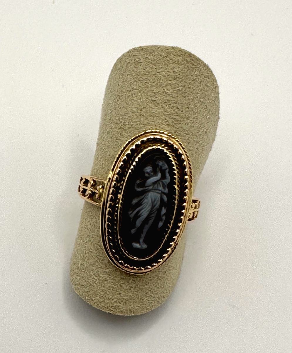 Rose Gold And Cameo Agate Ring-photo-4