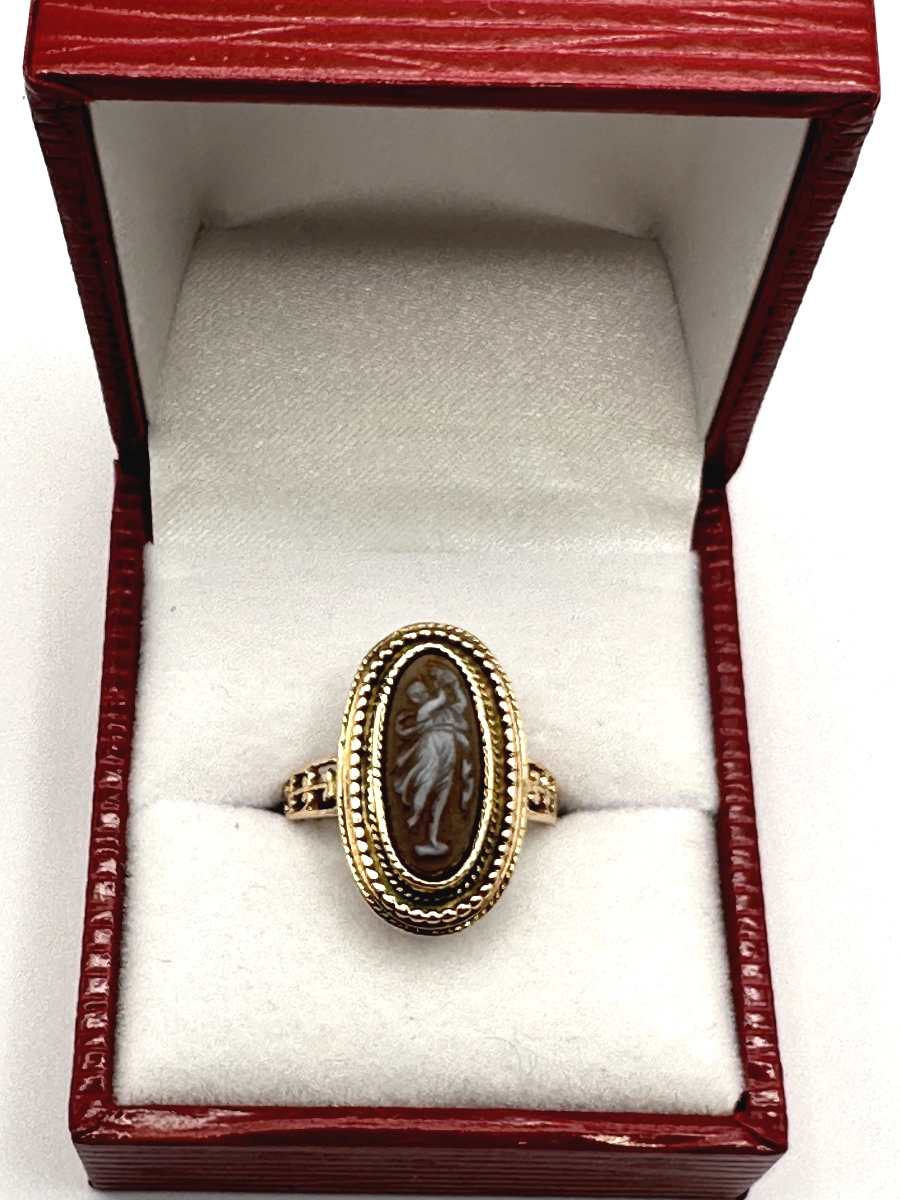 Rose Gold And Cameo Agate Ring