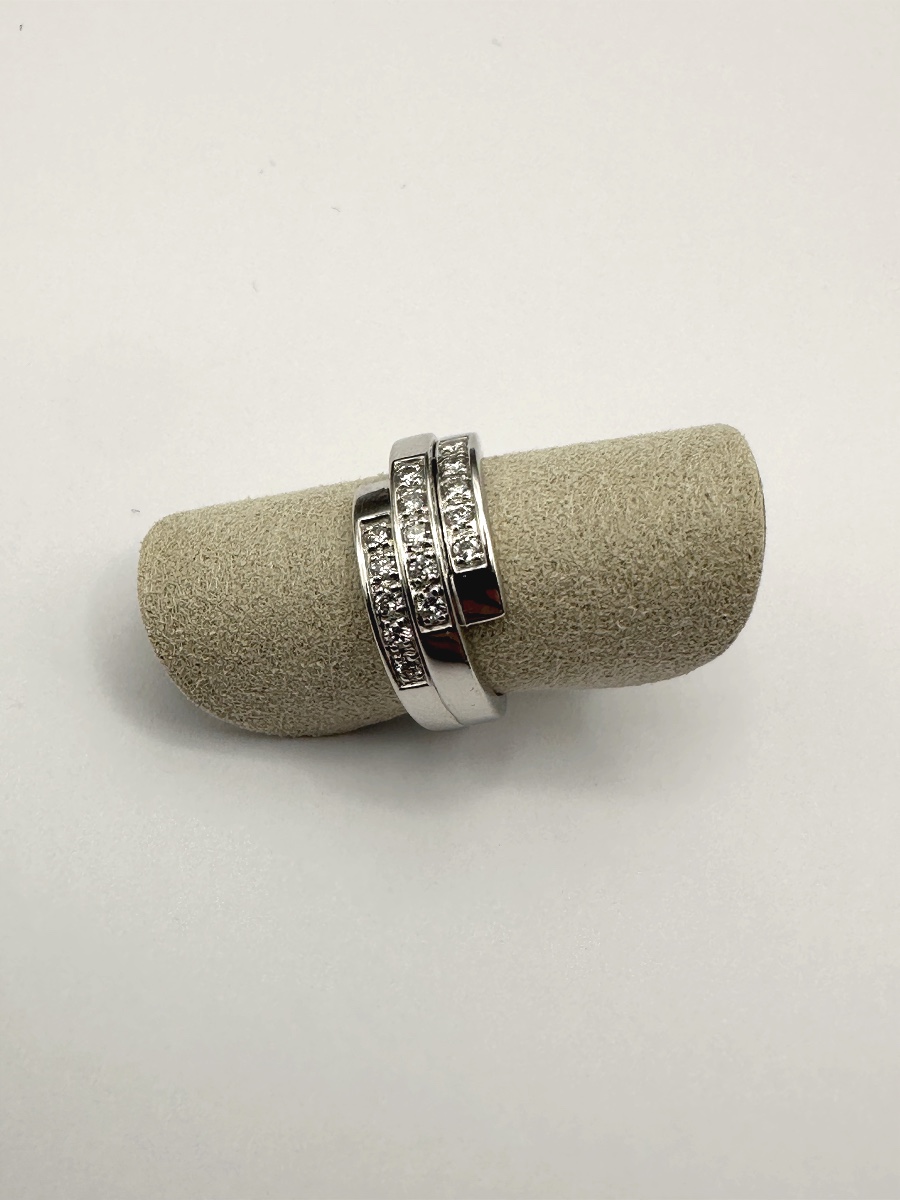 White Gold Ring Set With Three Lines Of Diamonds-photo-2